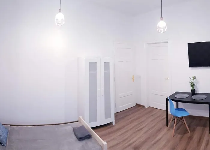 Guest Room Rowna
